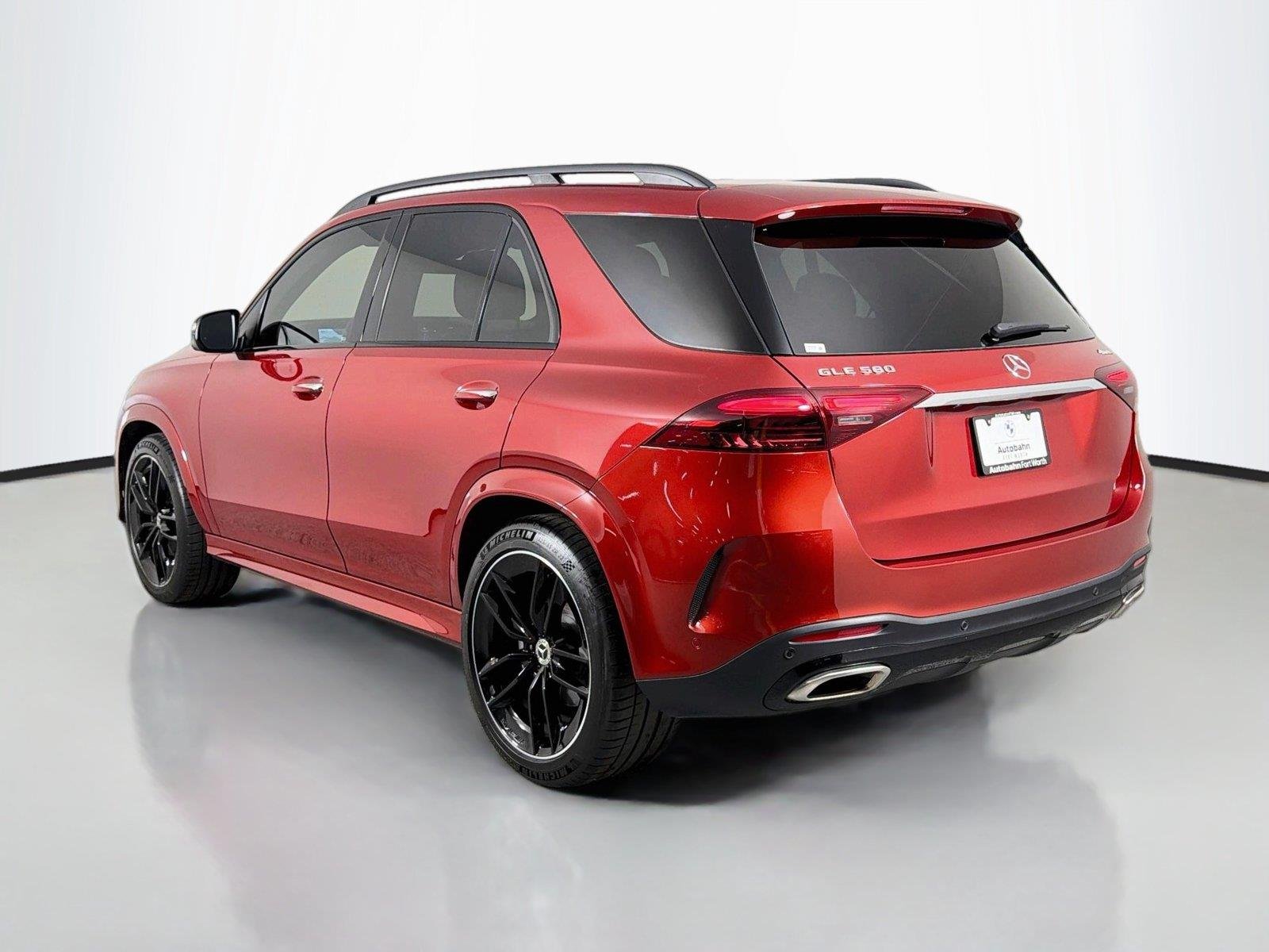 Used 2025 MANUFAKTUR Cardinal Red Metallic Mercedes-Benz GLE 580 image 7