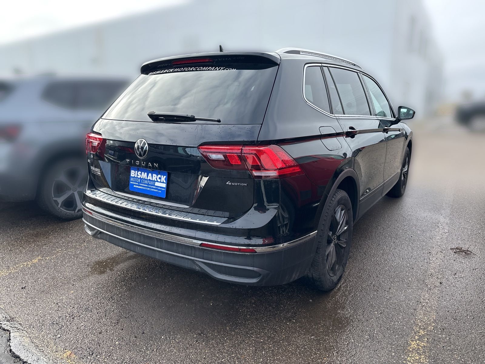 Certified Used 2022 Black Volkswagen 2.0T SE image 3