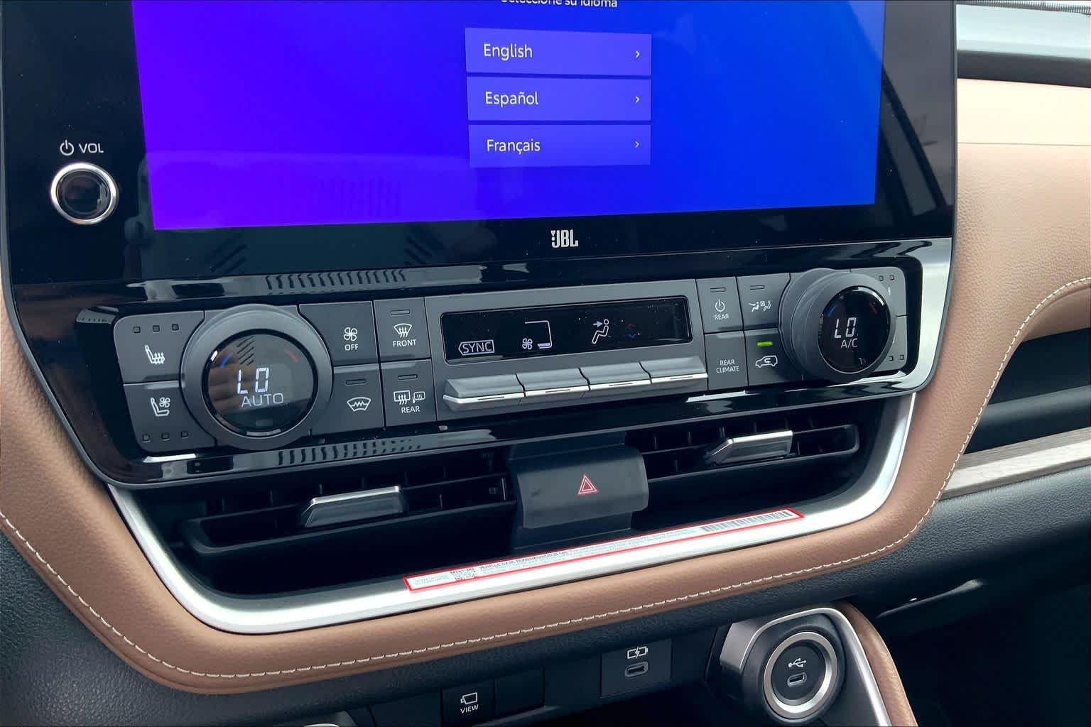 New 2026 Wind Chill Pearl Toyota Platinum image 18