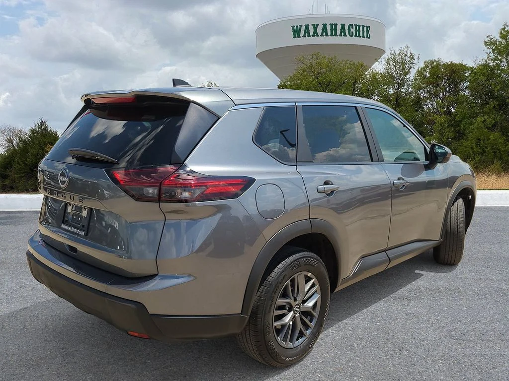Used 2026 Gray Nissan SV image 5