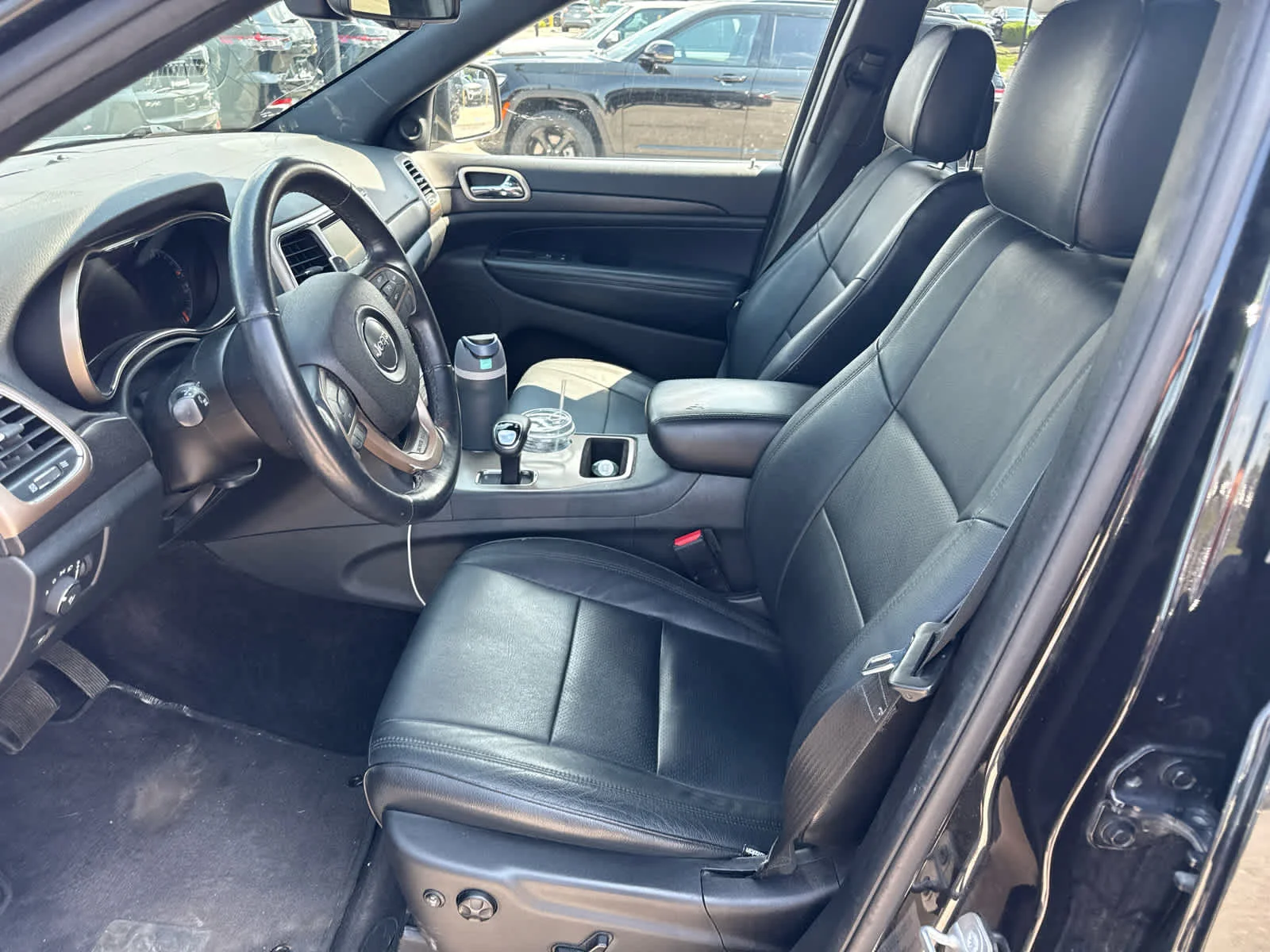 Used 2015 Brilliant Black Crystal Pearlcoat Jeep Laredo image 7