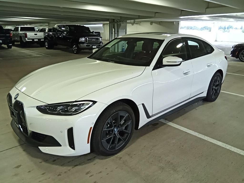 2023 BMW i4 eDrive40's photo