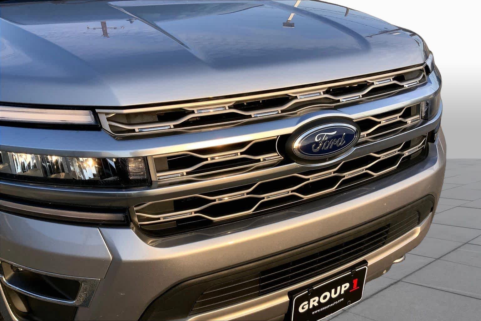 Used 2023 Iconic Silver Metallic Ford Platinum image 30