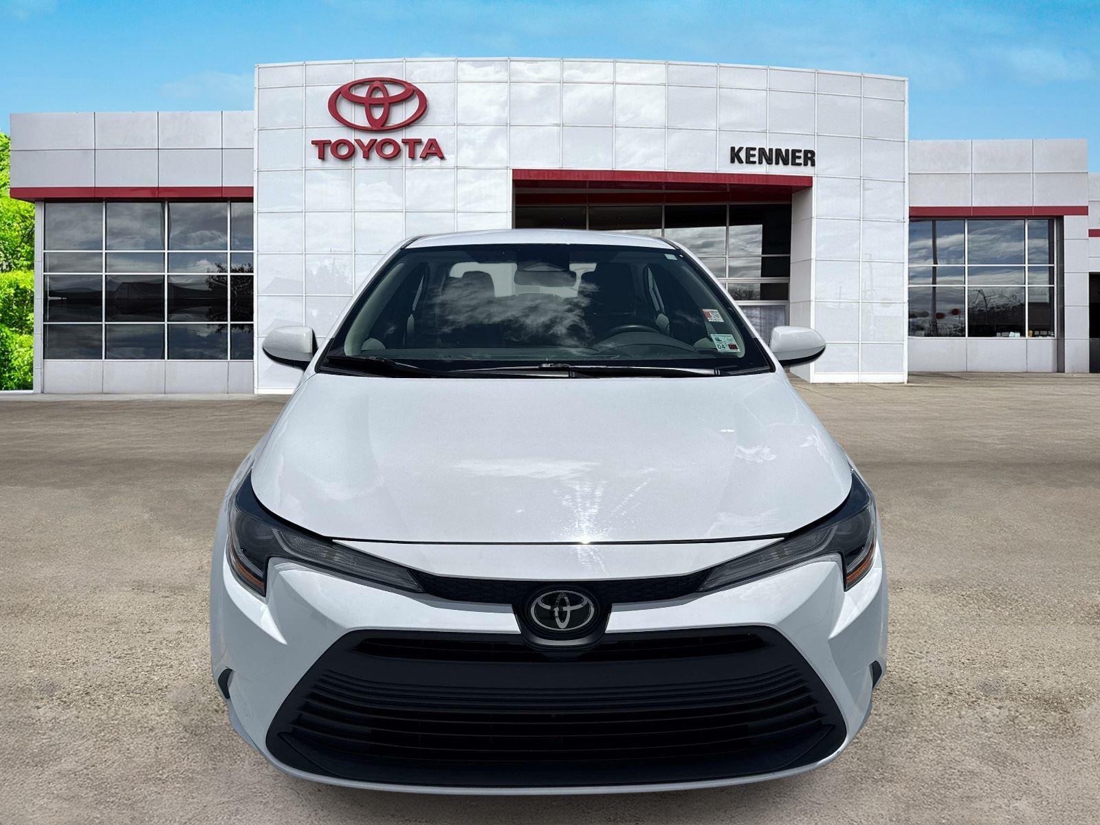 Used 2023 Ice Cap Toyota LE image 2