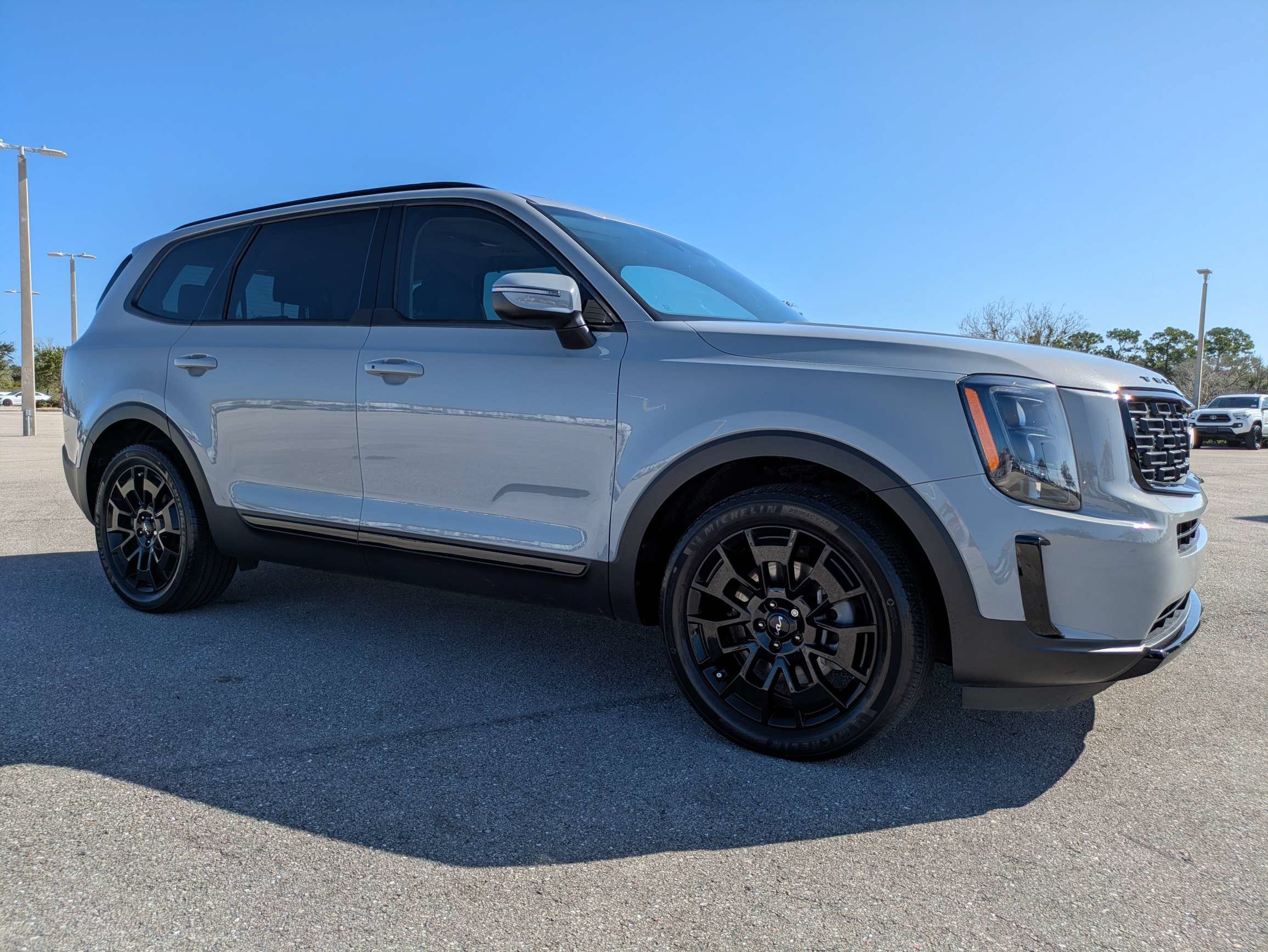 Certified Used 2022 Wolf Gray Kia EX image 2