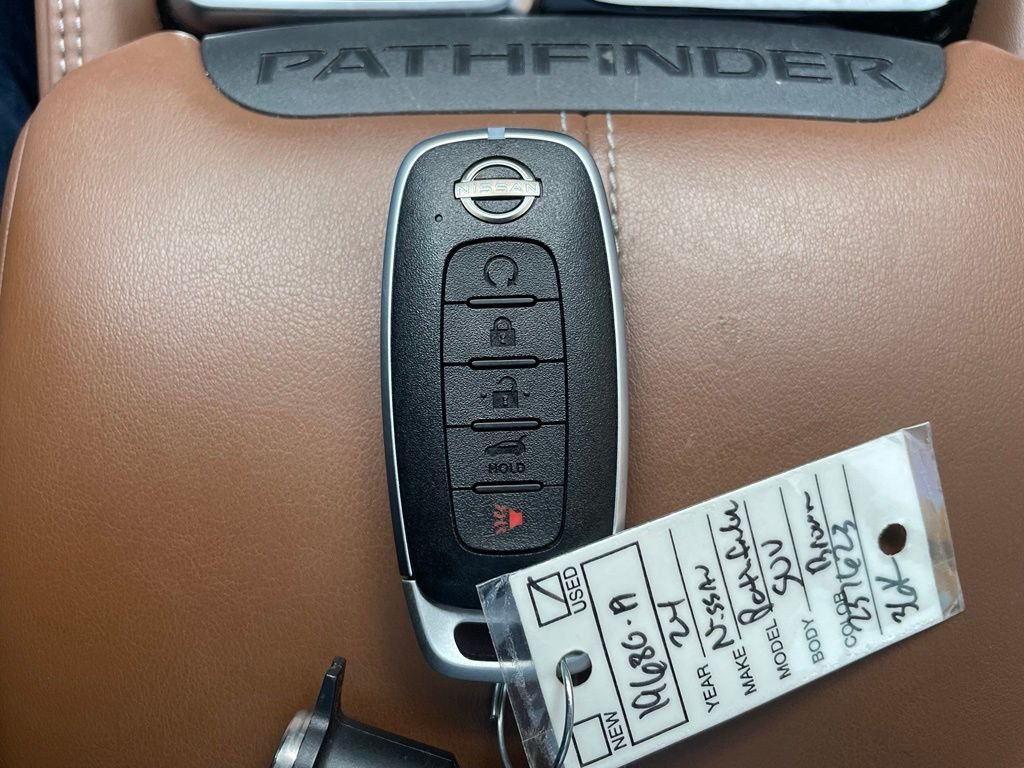 Used 2024  Nissan Platinum image 20