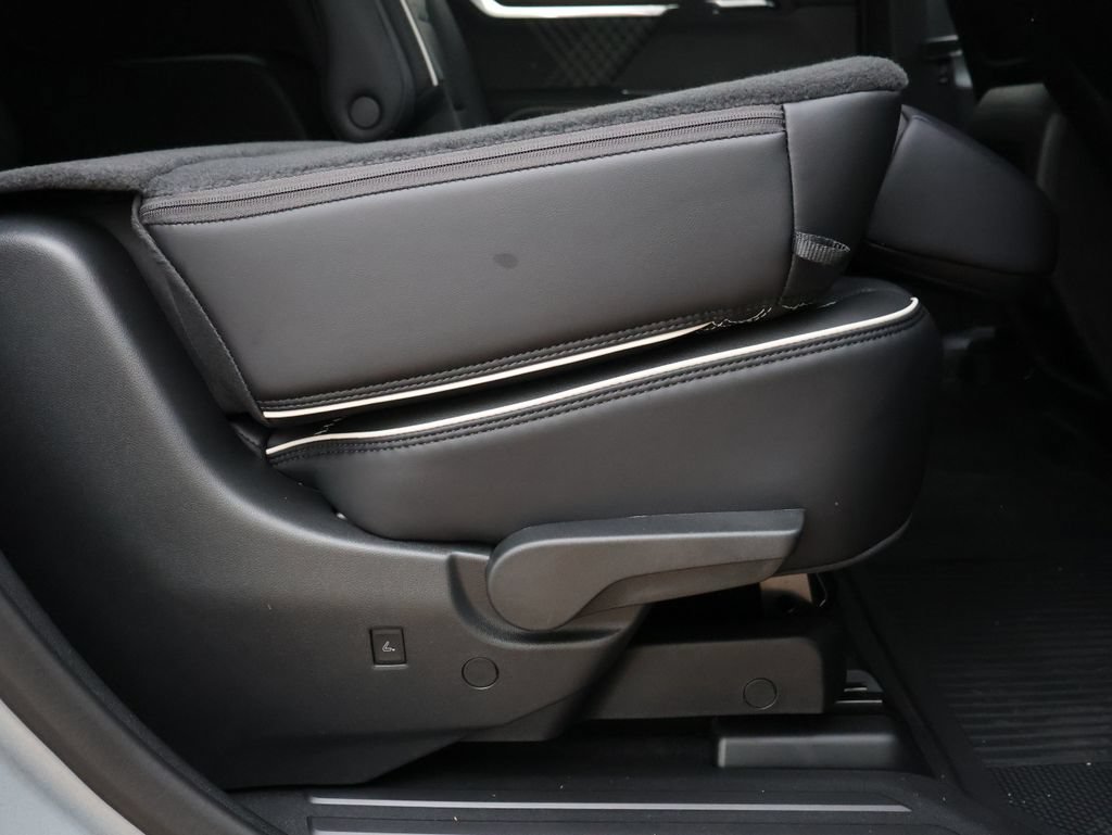2026 GMC Acadia Denali - Photo 12