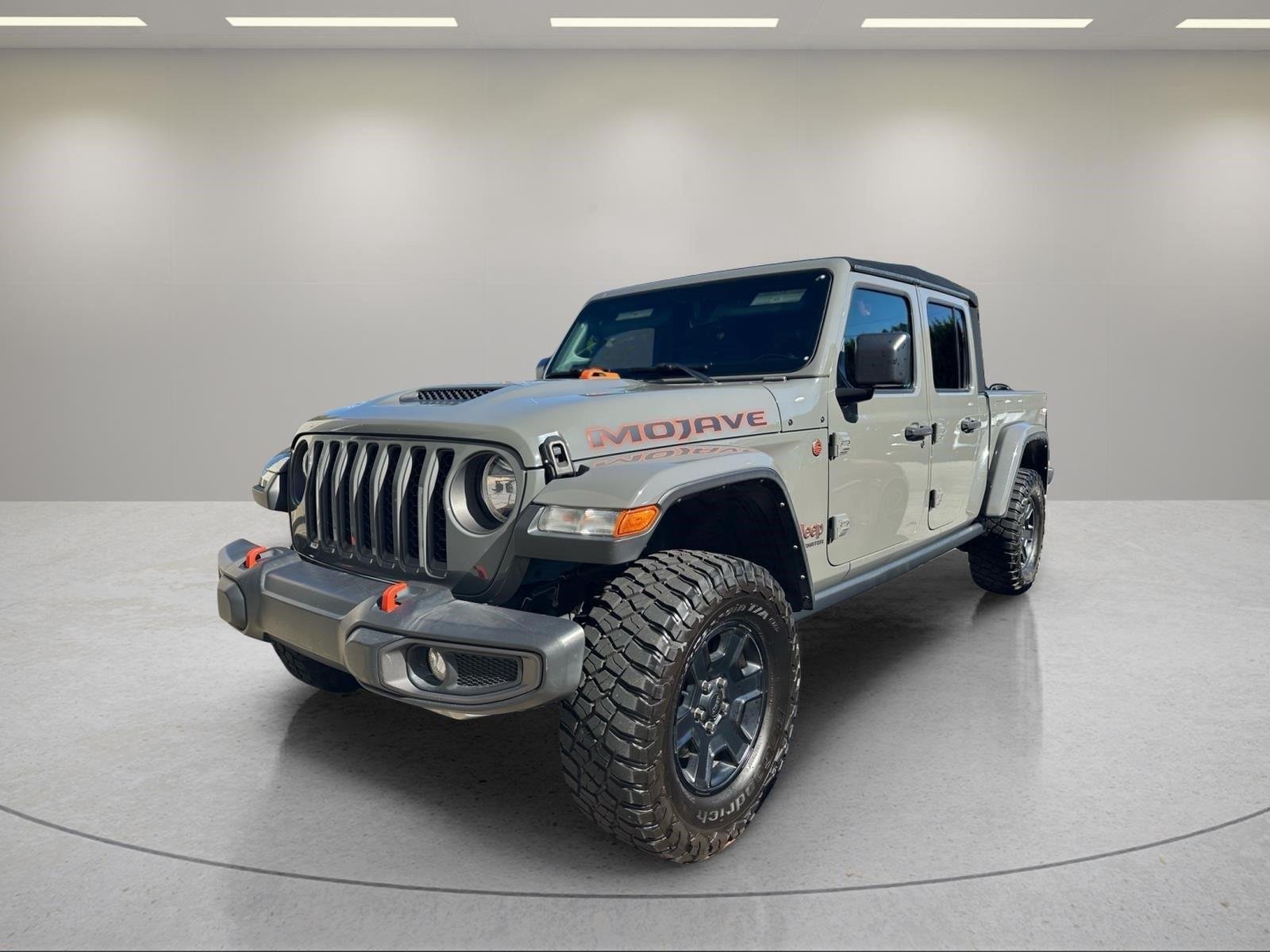 Used 2022 Sting-Gray Clearcoat Jeep Mojave image 1