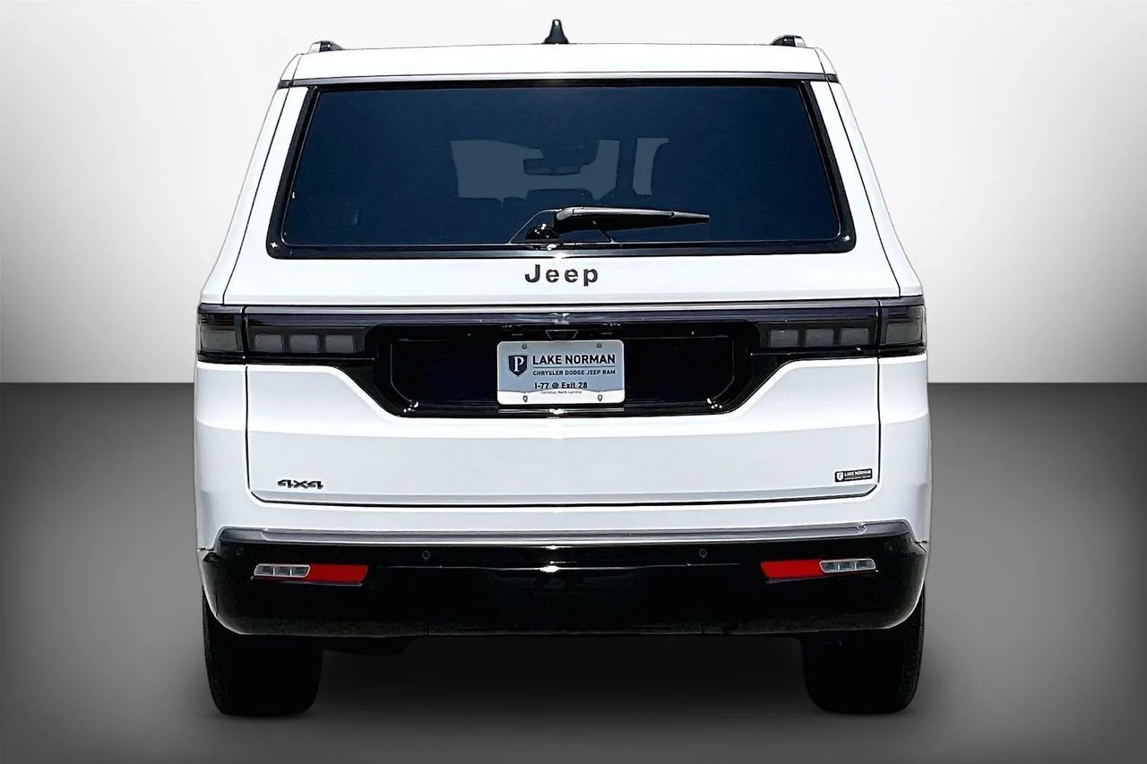 New 2026 Bright White Clearcoat Jeep Summit Reserve image 7