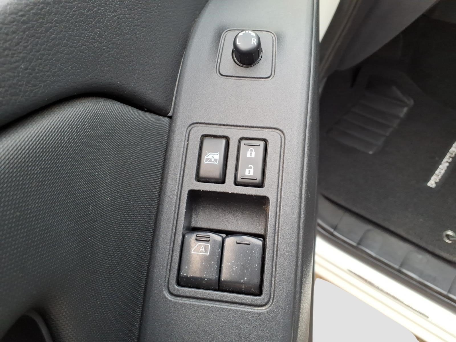 Used 2023 Glacier White Qak Nissan SV image 17
