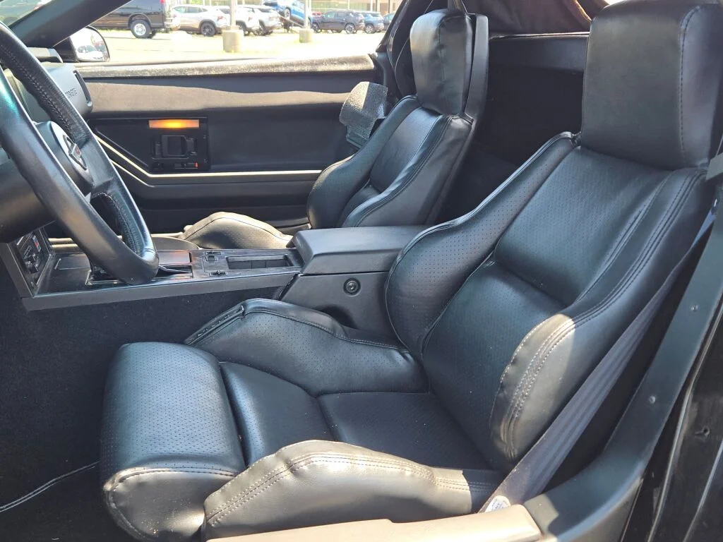 Used 1986 Black Chevrolet Base image 15