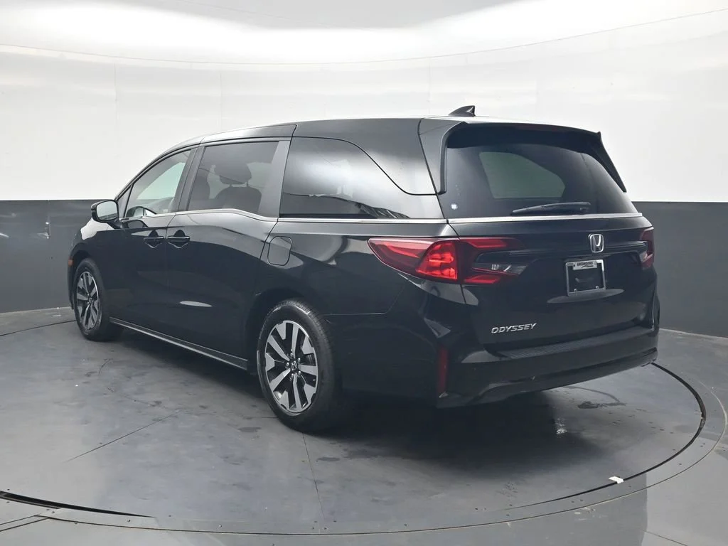 Used 2025  Honda EX-L image 6