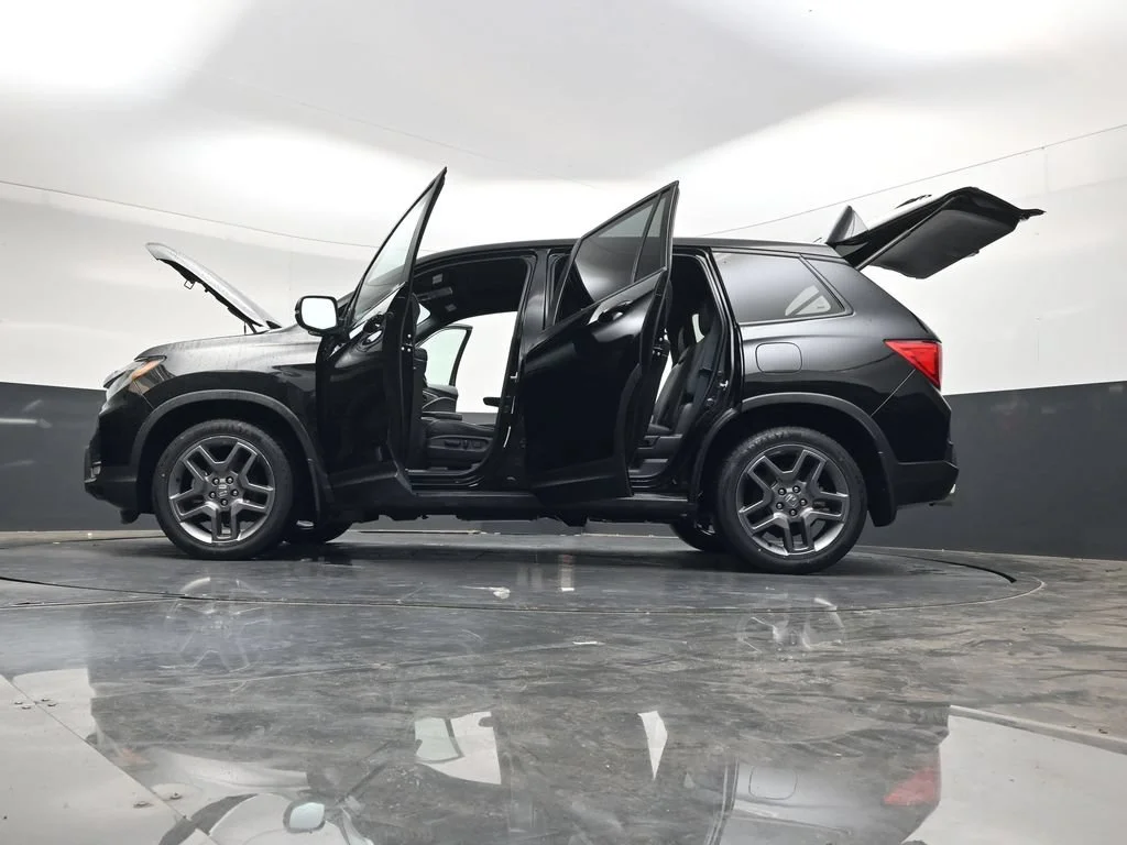 Certified Used 2022 Crystal Black Pearl Honda EX-L image 39