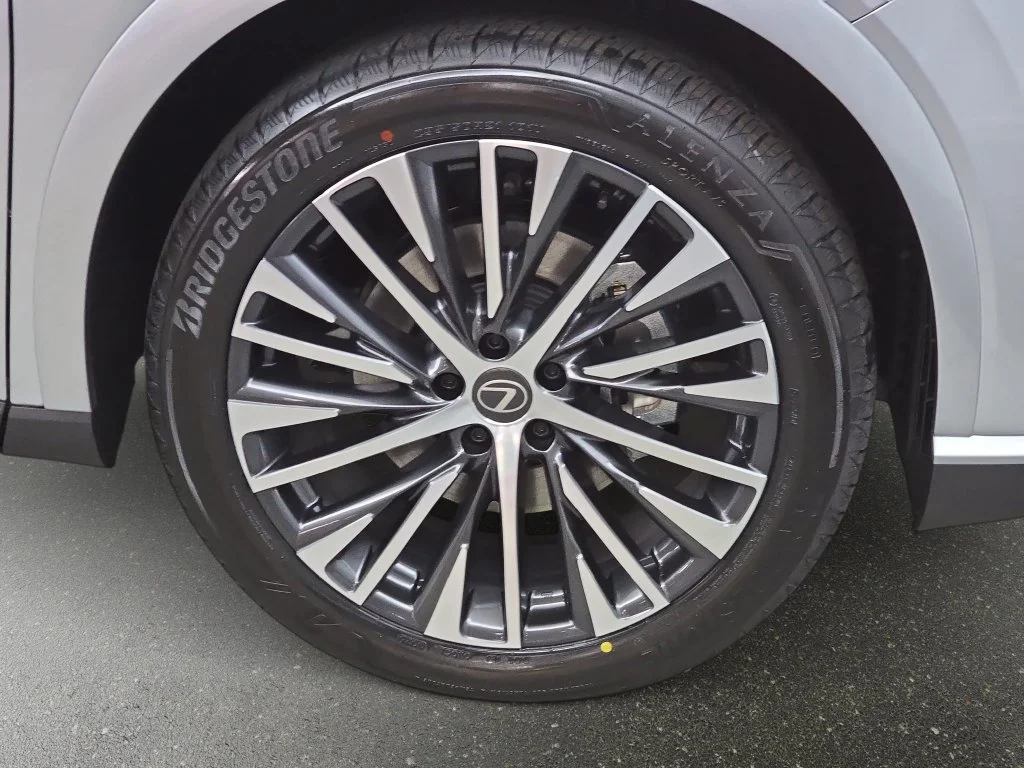 New 2026 Iridium Lexus PREMIUM PLUS image 29