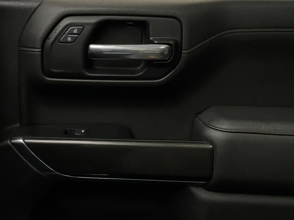 Used 2022 Summit White GMC AT4 image 42