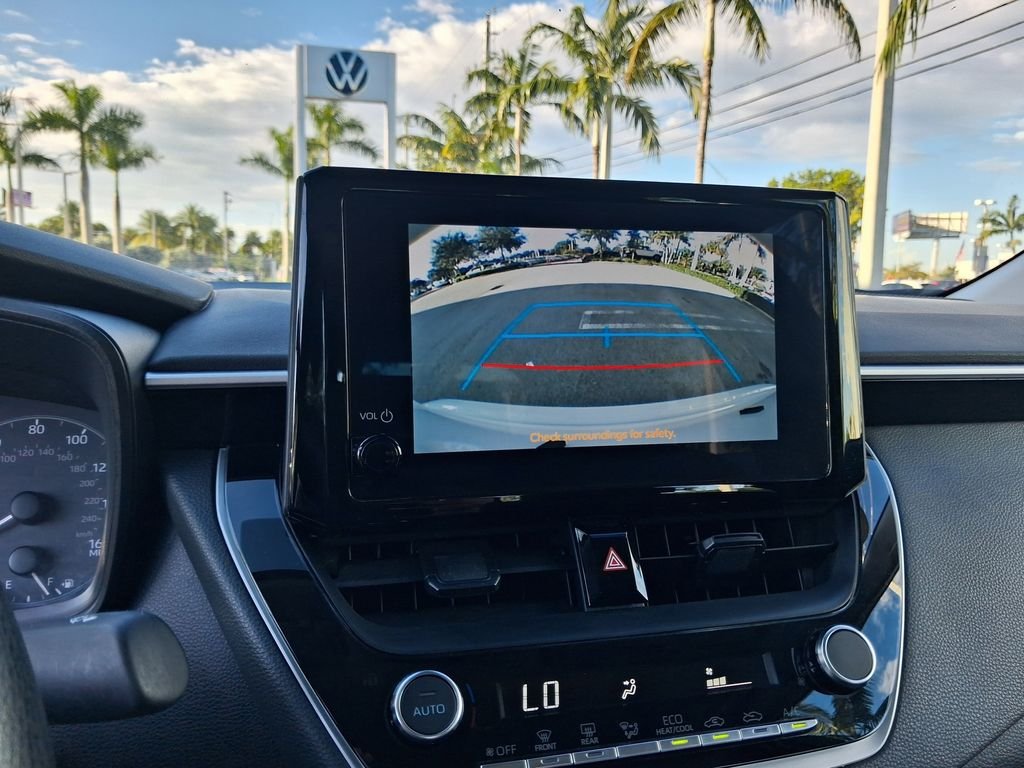 Used 2025 White Toyota LE image 23