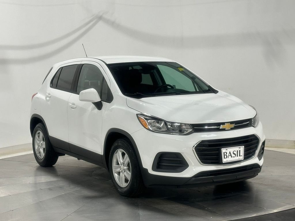 Used 2020 White Chevrolet LS image 35