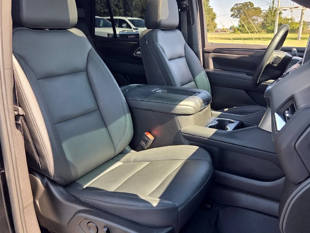 Used 2023 BLACK Chevrolet LT image 19