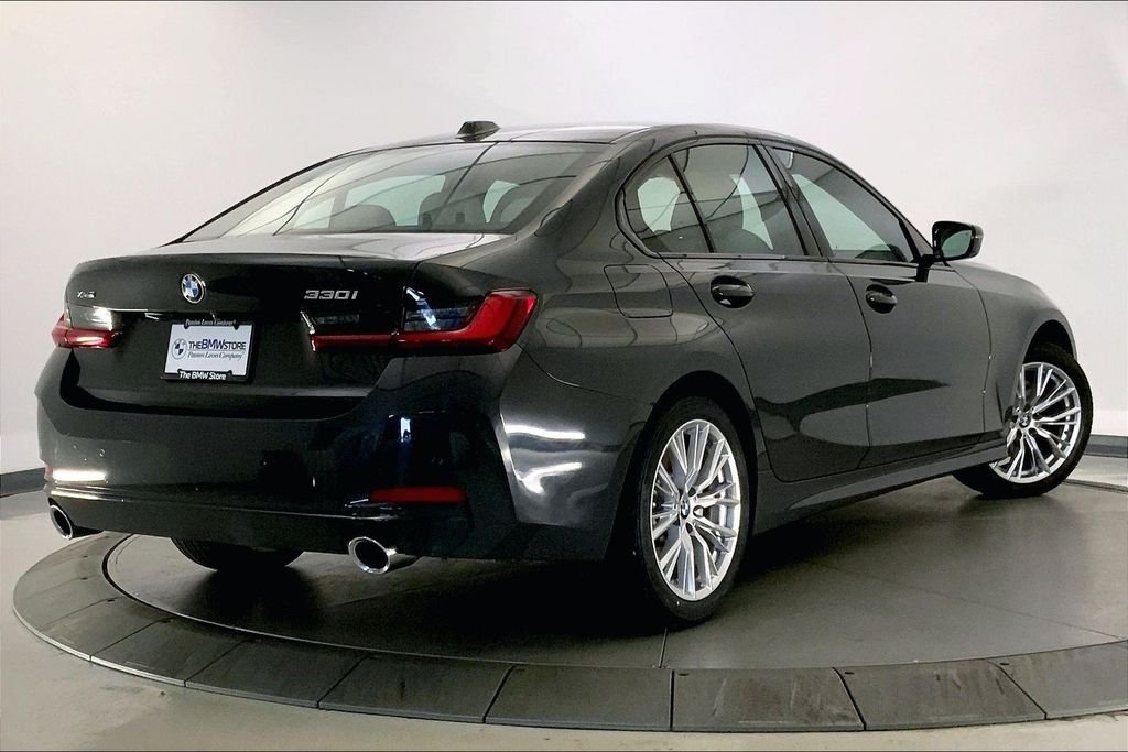 Certified Used 2023 Dravit Grey Metallic BMW  image 12
