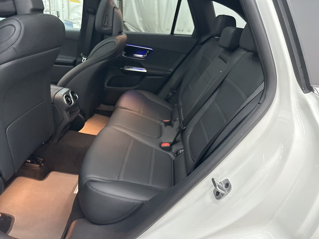 Used 2026 White Mercedes-Benz GLC 300 image 22
