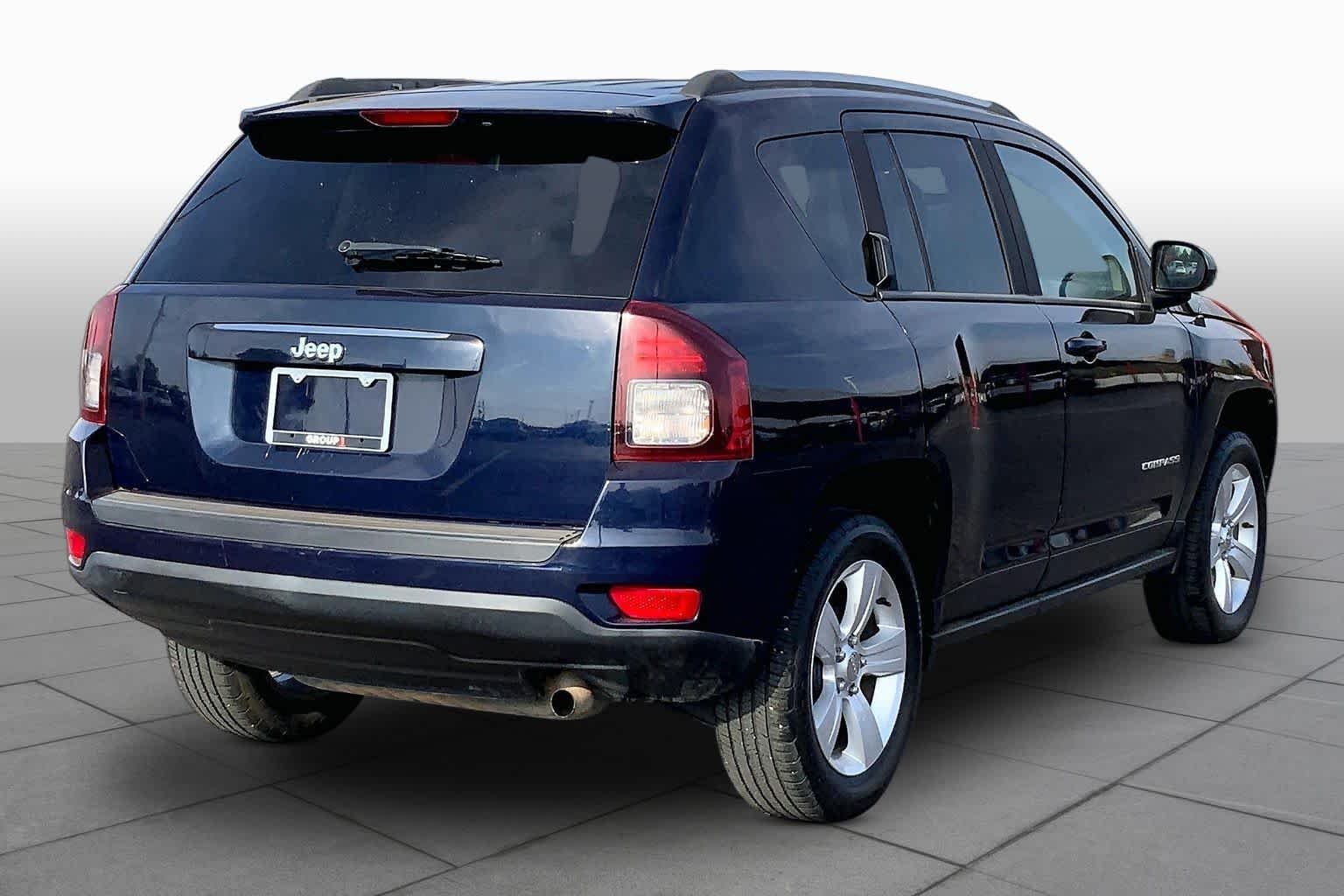 Used 2014 True Blue Pearlcoat Jeep Sport image 13