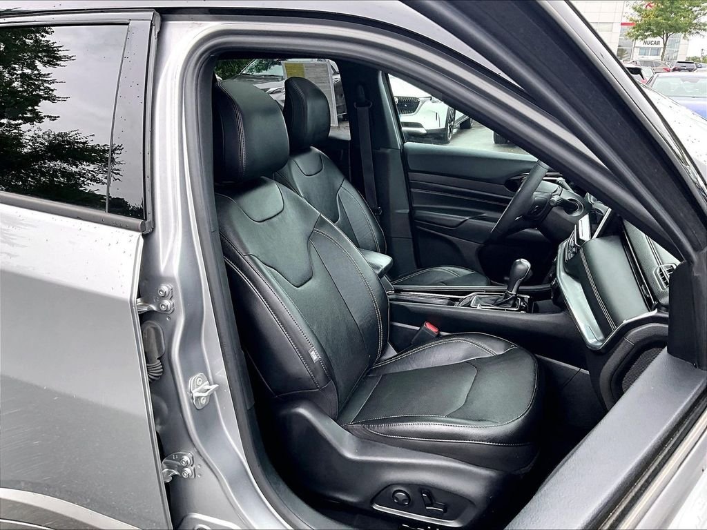 Used 2023 Silver Jeep Limited image 11