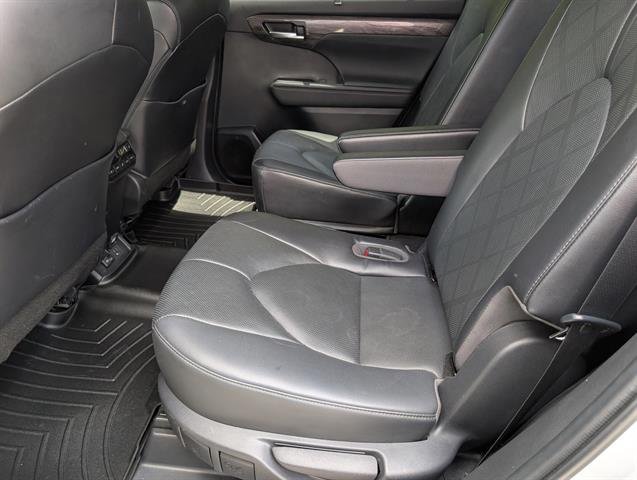 Used 2023  Toyota Platinum image 31