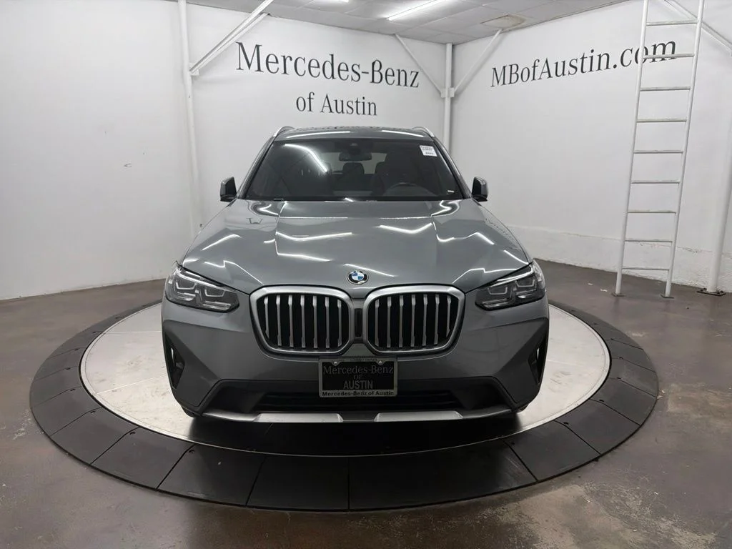 Used 2023 Gray BMW xDrive30i image 2
