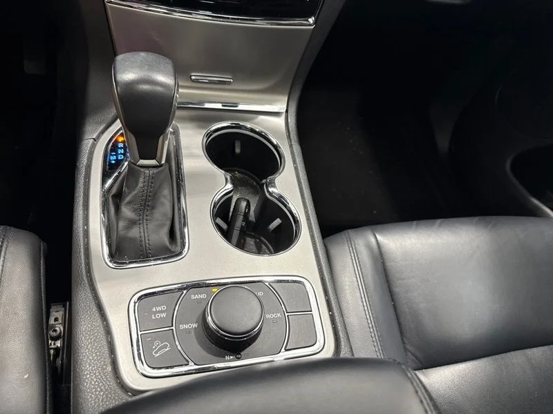 Used 2020 Red Jeep Limited image 35