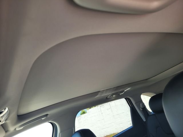 Used 2021 Beige Kia SX image 21