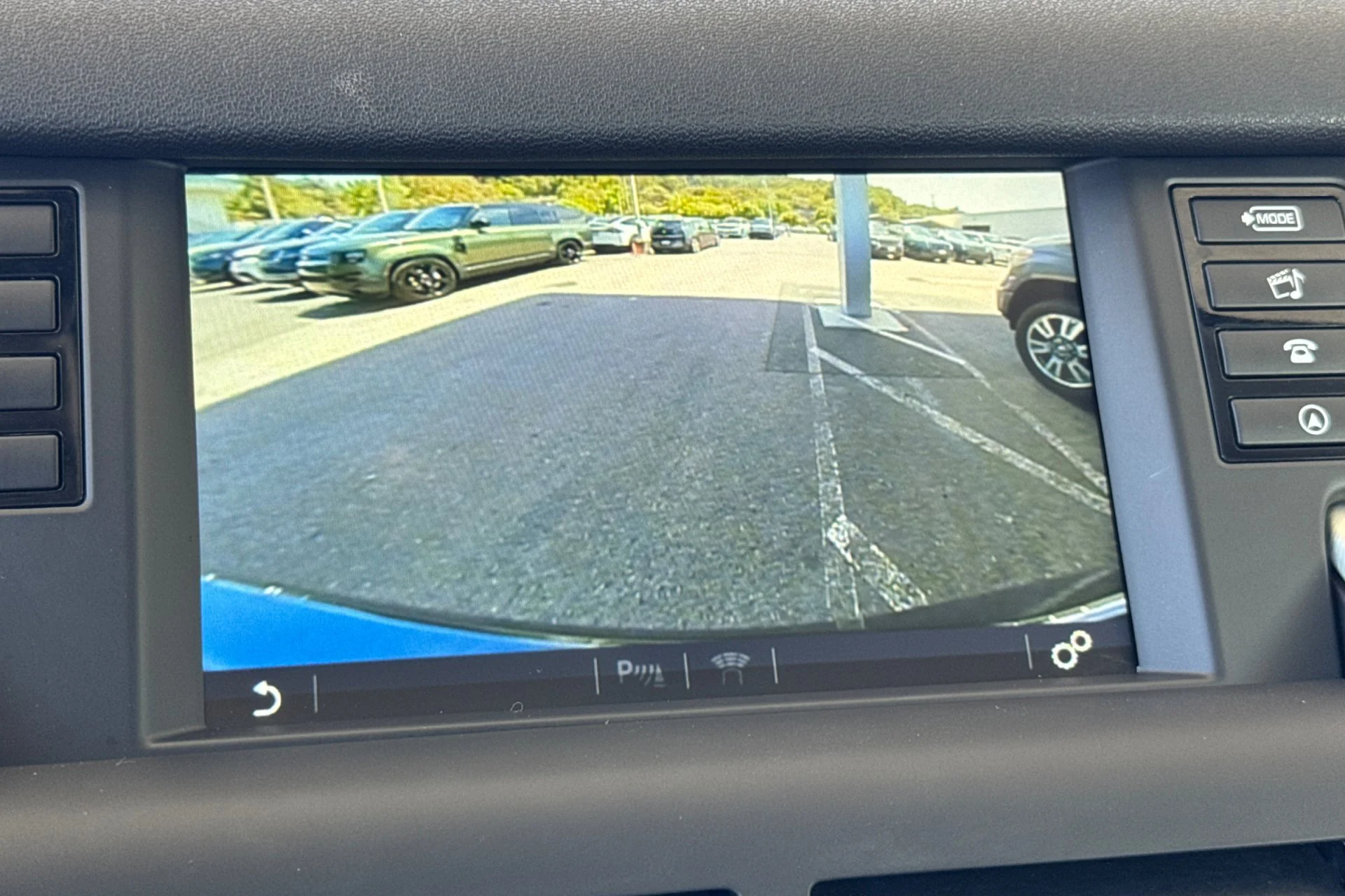 Used 2019 Narvik Black Land Rover HSE image 21