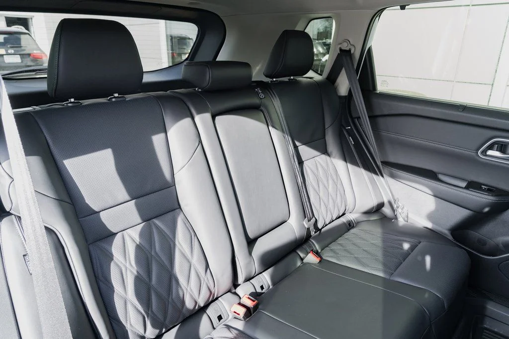 New 2026 Everest White Pearl TriCoat Nissan Platinum image 24