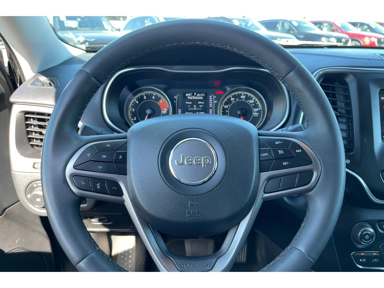 Used 2021 Diamond Black Crystal Pearlcoat Jeep Latitude Lux image 35