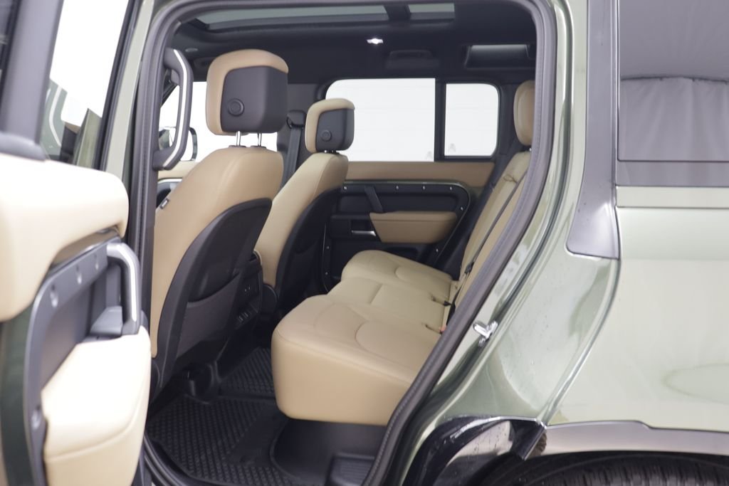 New 2026 Woolstone Green LAND ROVER X-Dynamic SE image 15