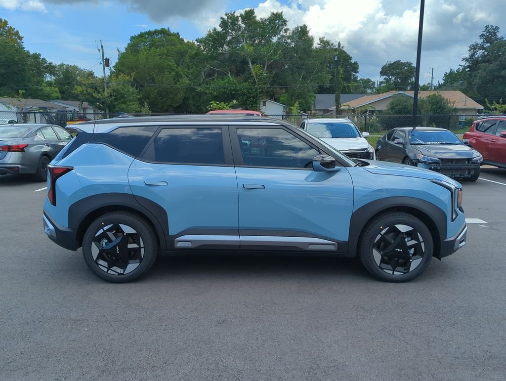 New 2027 Frost Blue / Black Roof Kia S image 8