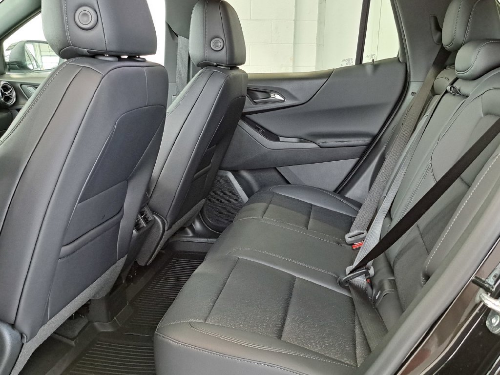 New 2027 Mosaic Black Metallic Chevrolet LT image 13