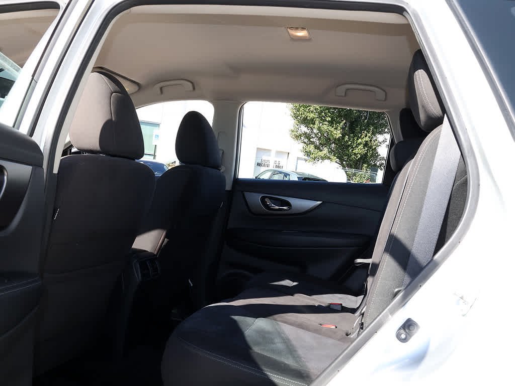 Used 2015 Brilliant Silver Nissan S image 12
