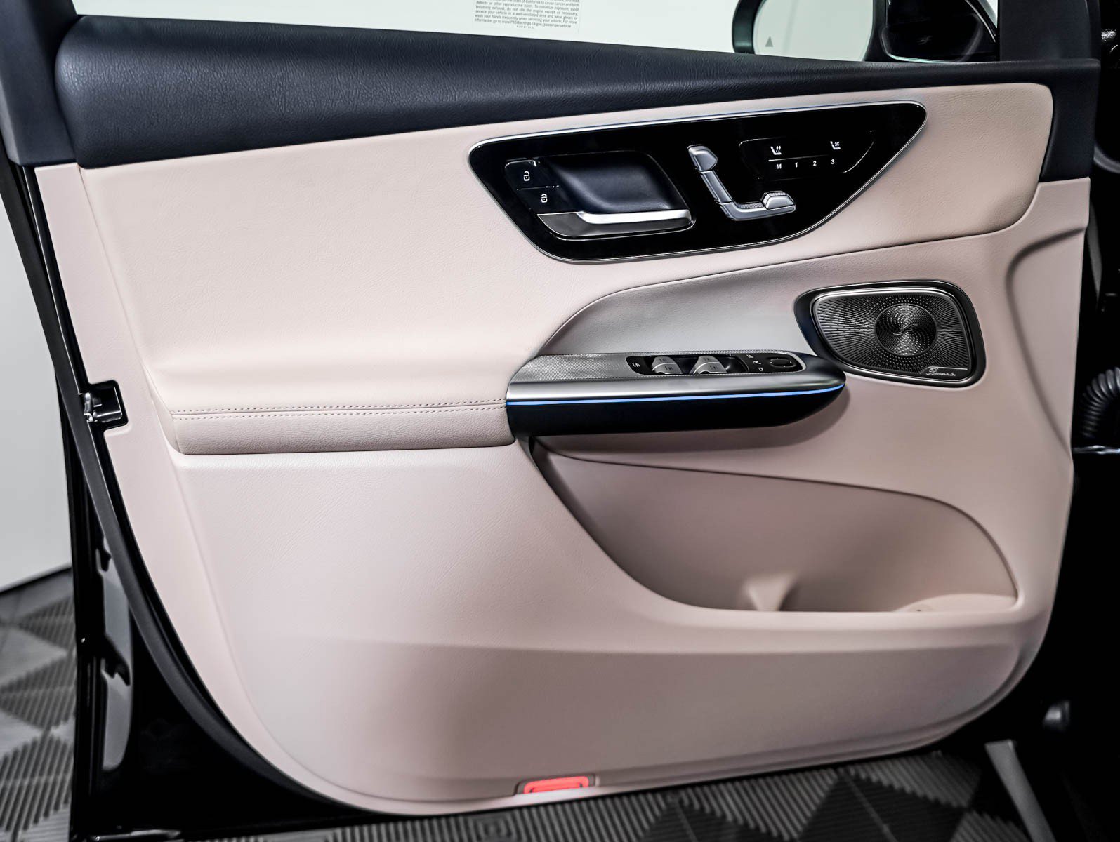 New 2026 Black Mercedes-Benz GLC 300 image 20