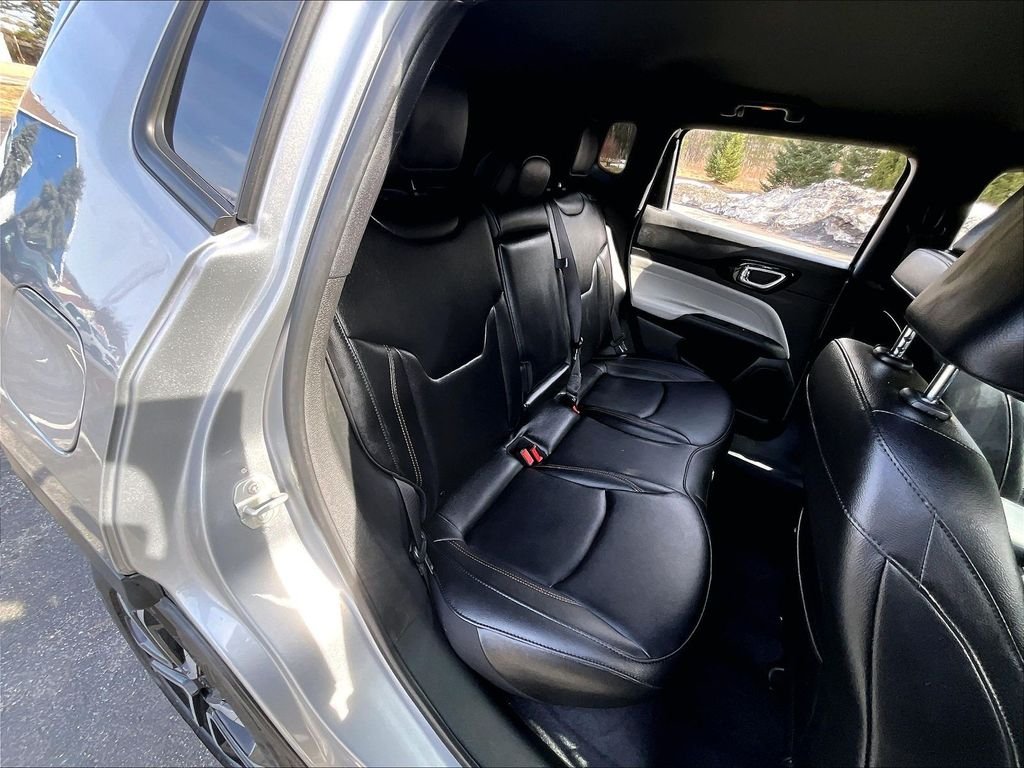 Used 2024 Gray Jeep Limited image 16