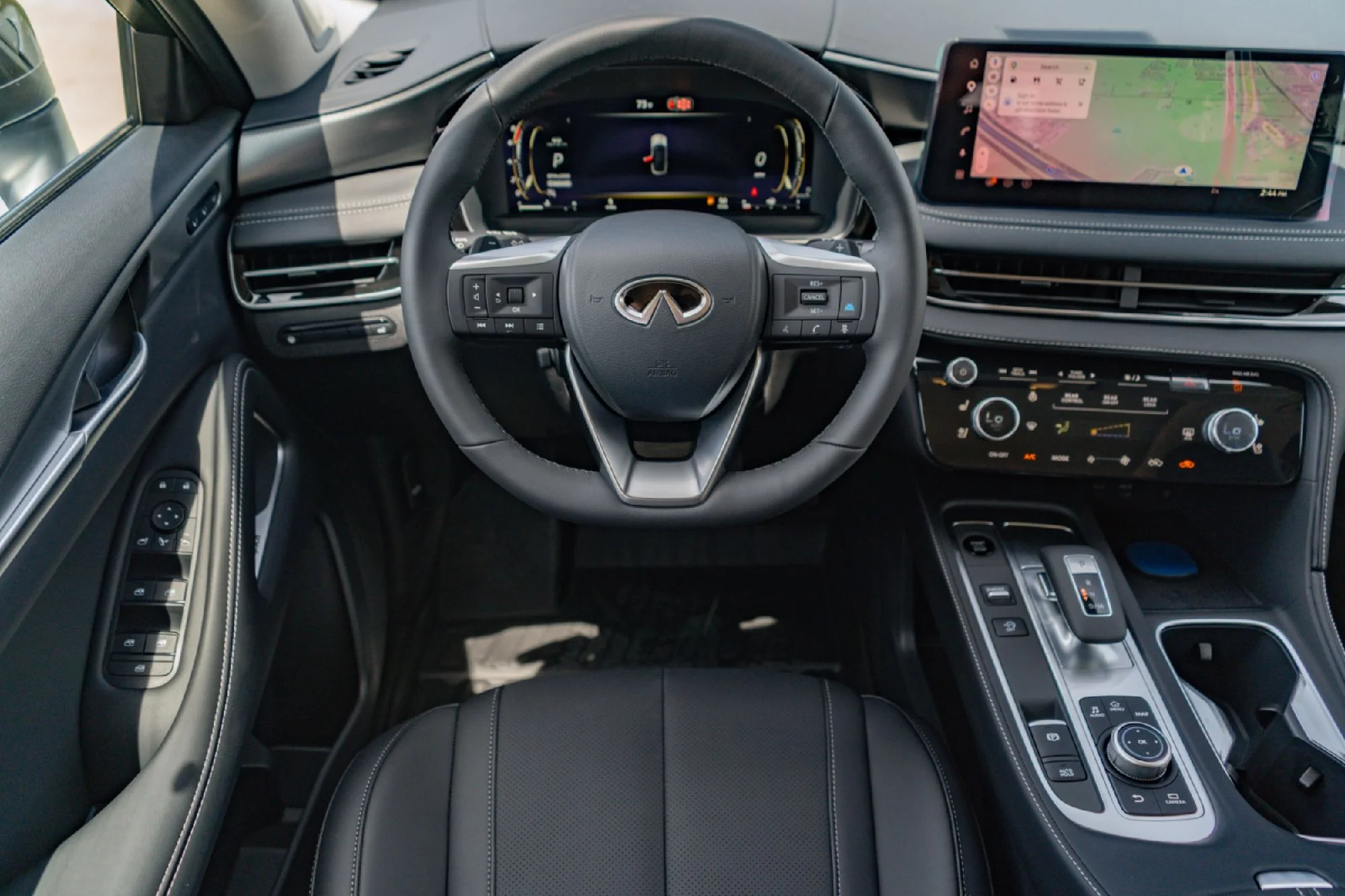 New 2027 RADIANT WHITE INFINITI Luxe FWD image 22