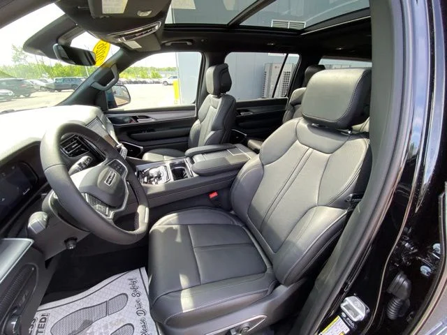 New 2026 High Gloss Black Exterior Paint Jeep Limited Altitude image 10