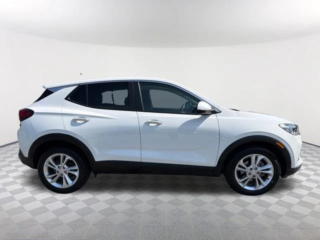 Used 2023 Summit White Buick Preferred image 4
