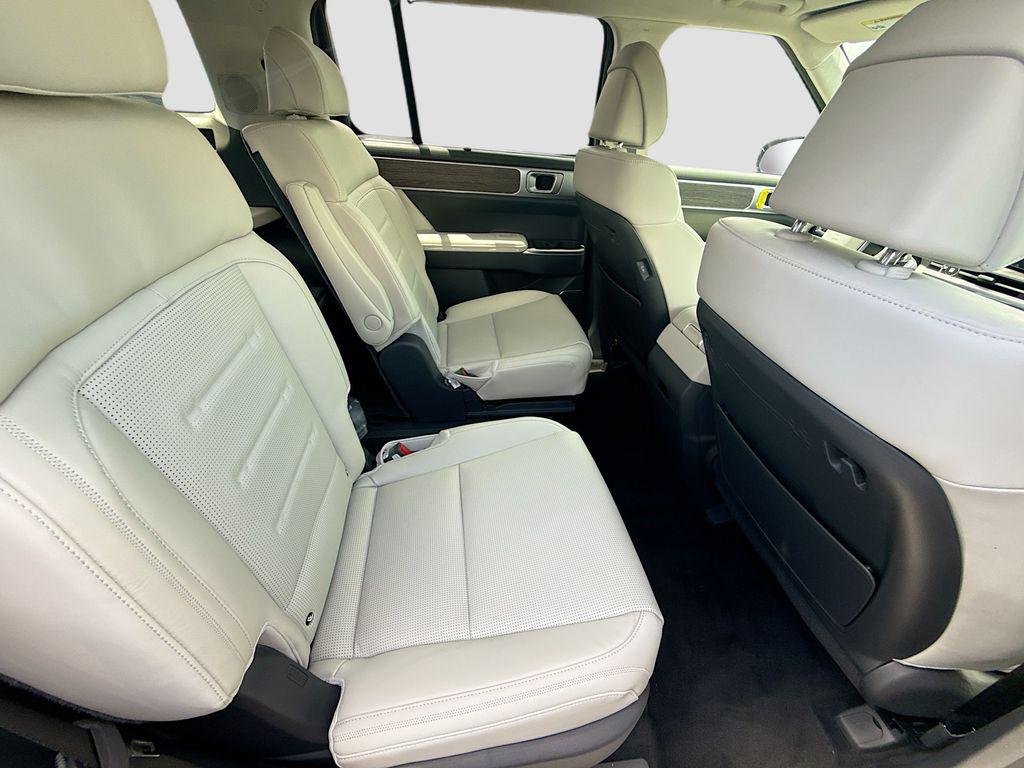 New 2026 Shimmering Silver Hyundai Calligraphy FWD image 19