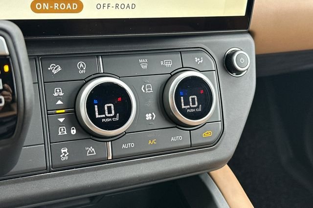New 2026 Woolstone Green Land Rover S image 20