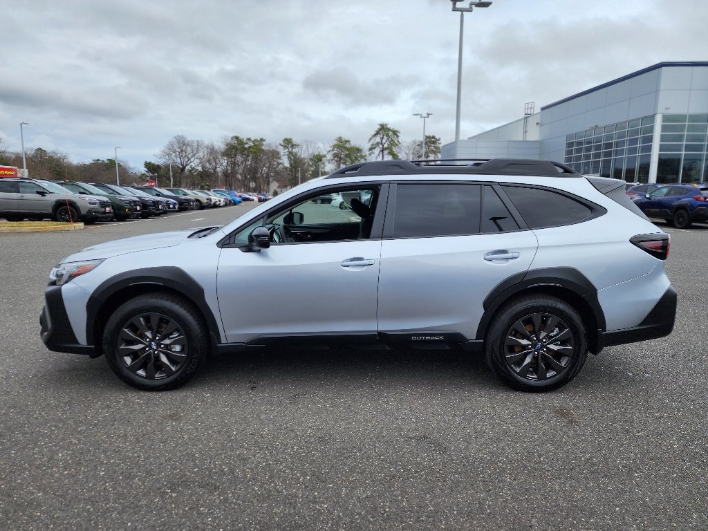 Used 2025 Ice Silver Metallic Subaru Onyx Edition image 19