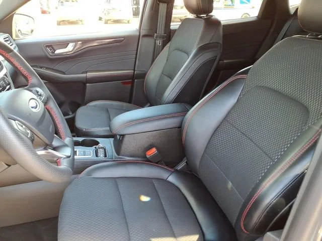 2024 Ford Escape ST-Line - Photo 10