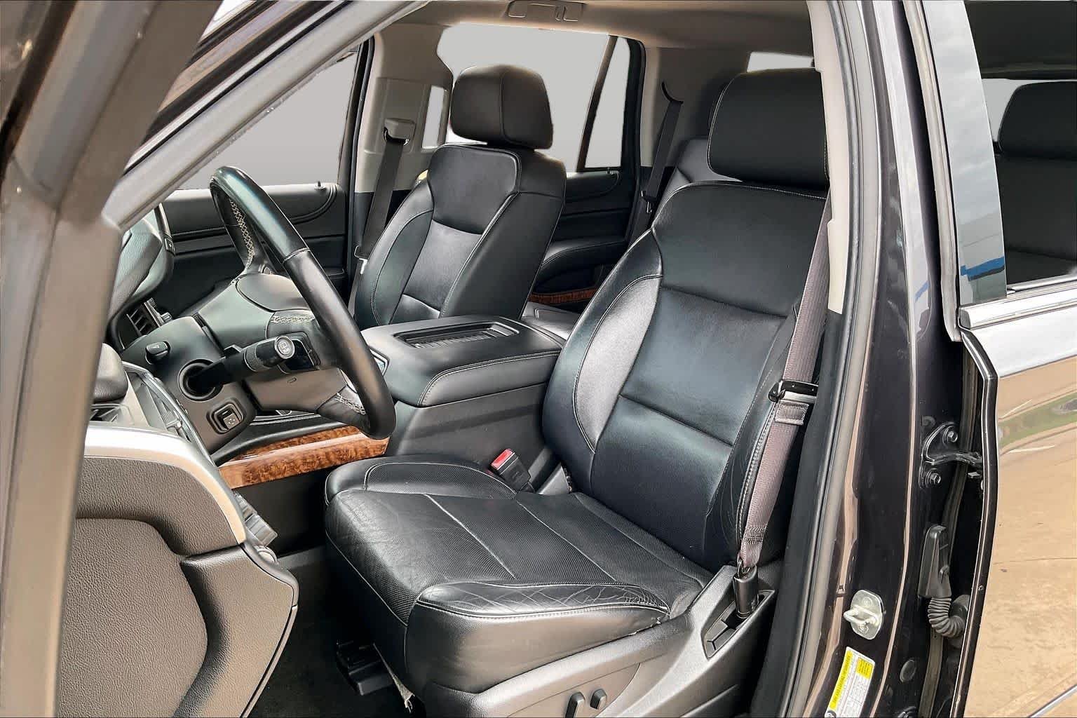 Used 2017 TUNGSTEN METALLIC Chevrolet Premier image 7