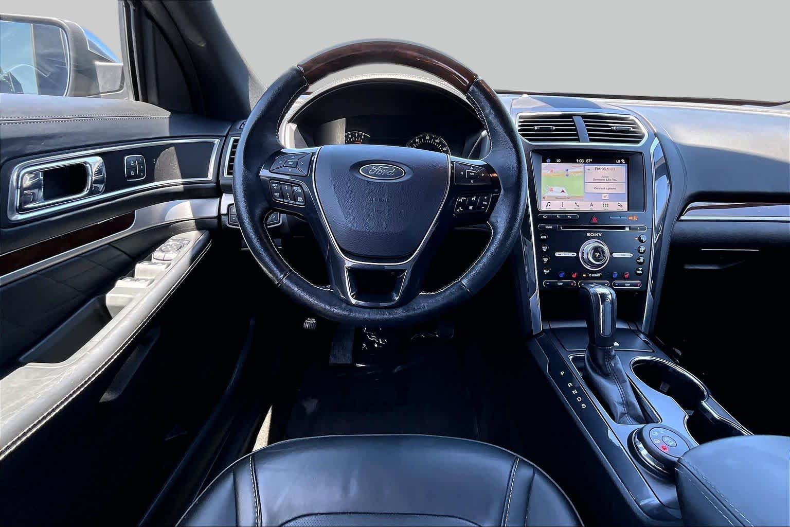 Used 2017 Magnetic Metallic Ford Platinum image 5