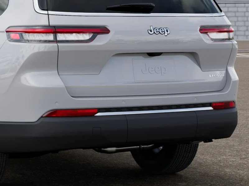New 2026 Bright White Clear-Coat Exterior Paint Jeep Laredo image 13