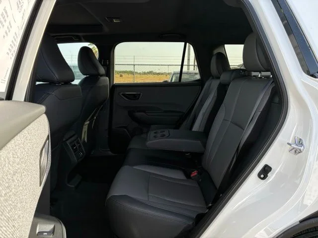 New 2026 CRYSTAL WHITE PEARL Subaru Premium image 25